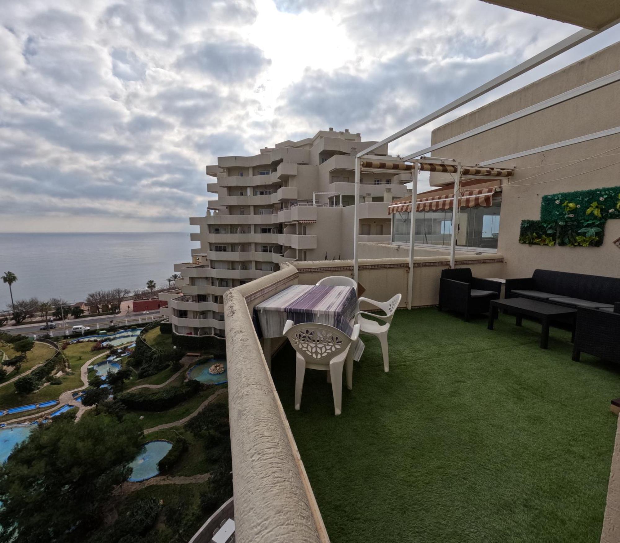 Benalbeach. Espectacular Terraza, Vistas Al Mar. بينالماذينا المظهر الخارجي الصورة